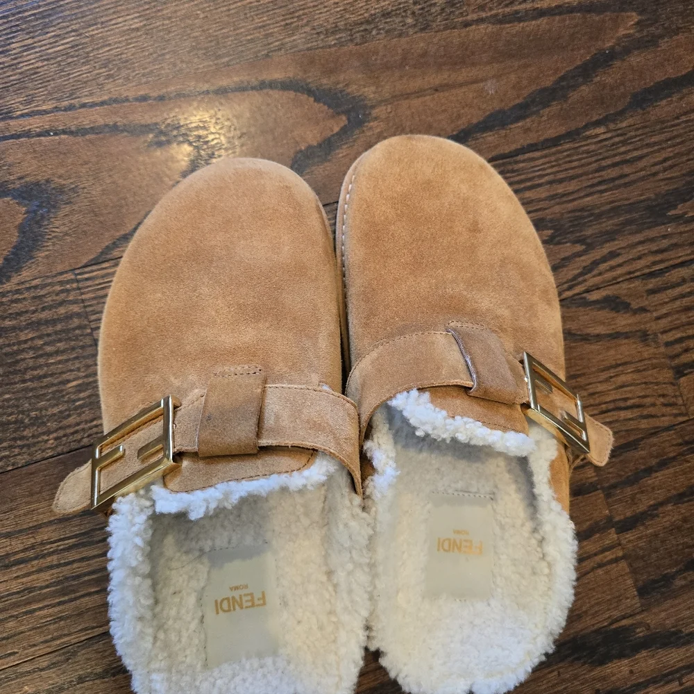 FENDI Feel FF Shearling Buckled Sabots Mules Slides Flat Clog Sandals - Picture 3 of 8